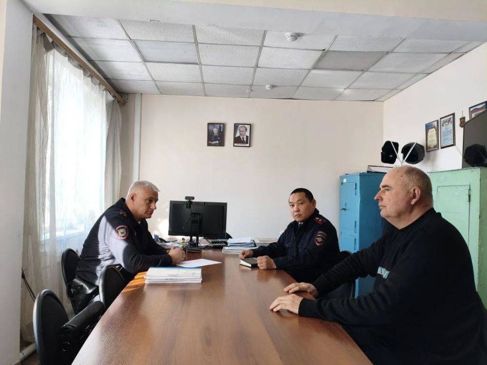 Заместитель руководителя МВД по Республике Тыва посетил отдел полиции №6 (с. Сарыг-Сеп)