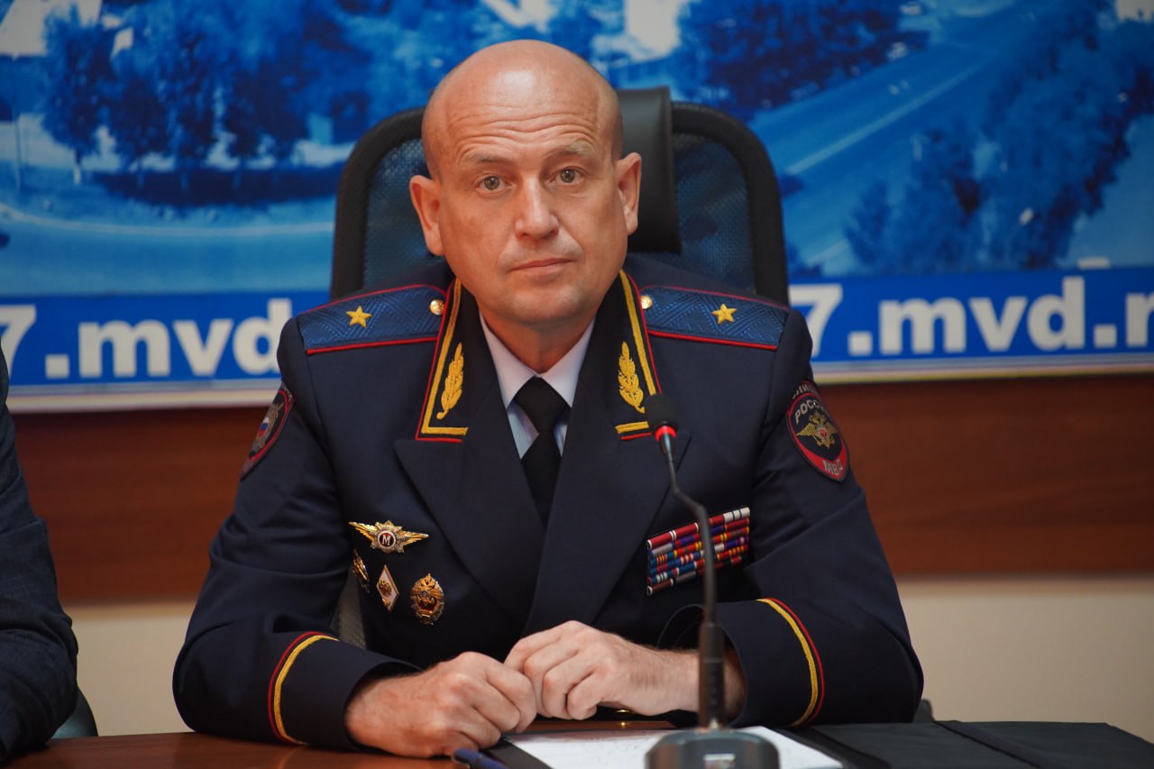 Руководитель регионального МВД Юрий Завьялов совместно с Прокурором Республики Тыва Евгением Ботвинкиным проведут личный прием граждан в Улуг-Хемском районе Руководитель регионального МВД Юрий Завьялов совместно с Прокурором Республики Тыва Евгением Ботвинкиным проведут личный прием граждан в Улуг-Хемском районе