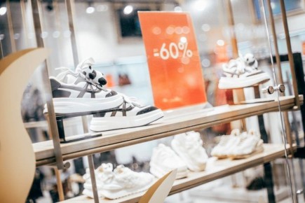 Новые правила для вывесок: Русский язык выходит на передний план