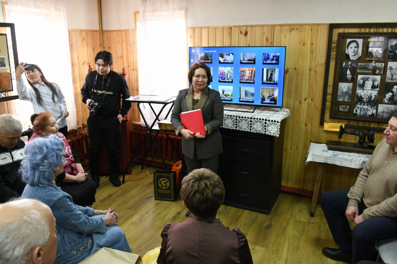 В Туране отметили 45-летие историко-краеведческого филиала им. Сафьяновых Национального музея Республики Тыва В Туране отметили 45-летие историко-краеведческого филиала им. Сафьяновых Национального музея Республики Тыва