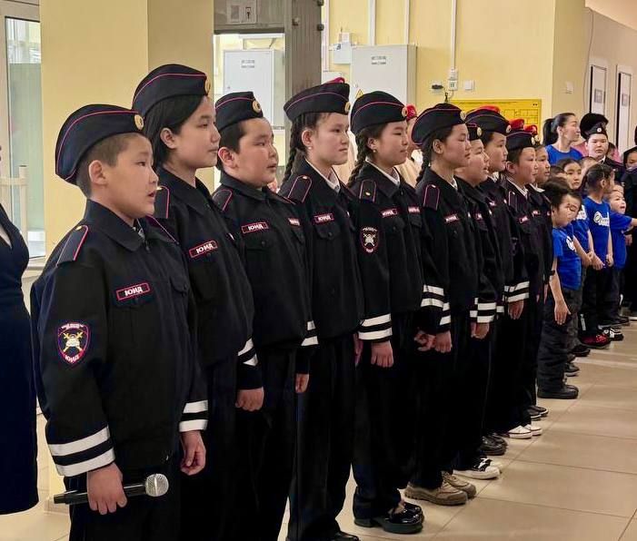 В селе Чааты пятиклассники вступили в ряды юных инспекторов движения