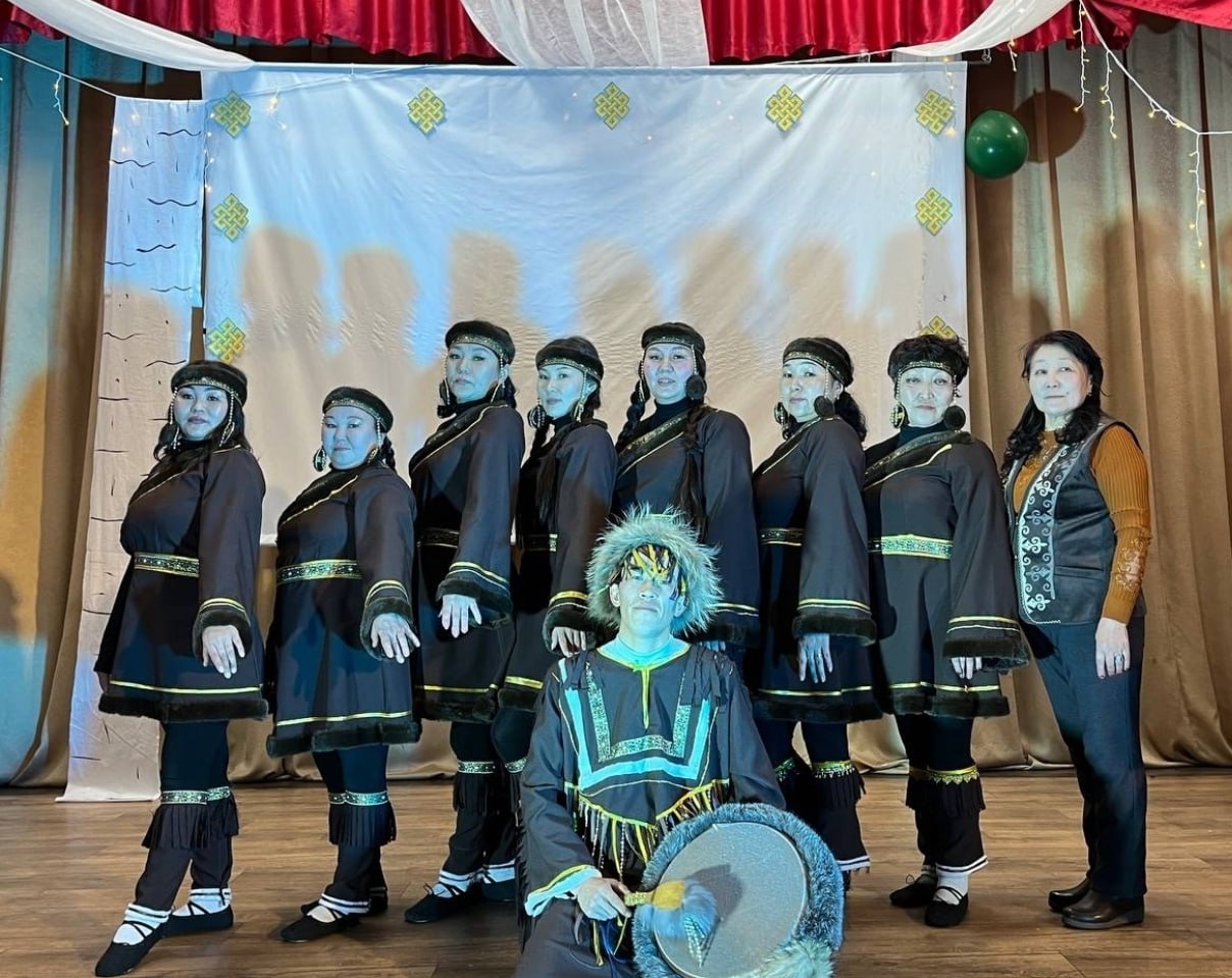 Чыраа-Бажы сумузуну Ооржак Хорагай аттыг кдээ культура бажынынга Россияда чоннарны чагыс демини чылынга тураскааткан «Делегей чоннарыны самы» деп хемчег болуп эрткенин культура чери дынаткан Чыраа-Бажы сумузуну Ооржак Хорагай аттыг кдээ культура бажынынга Россияда чоннарны чагыс демини чылынга тураскааткан «Делегей чоннарыны самы» деп хемчег болуп эрткенин культура чери дынаткан