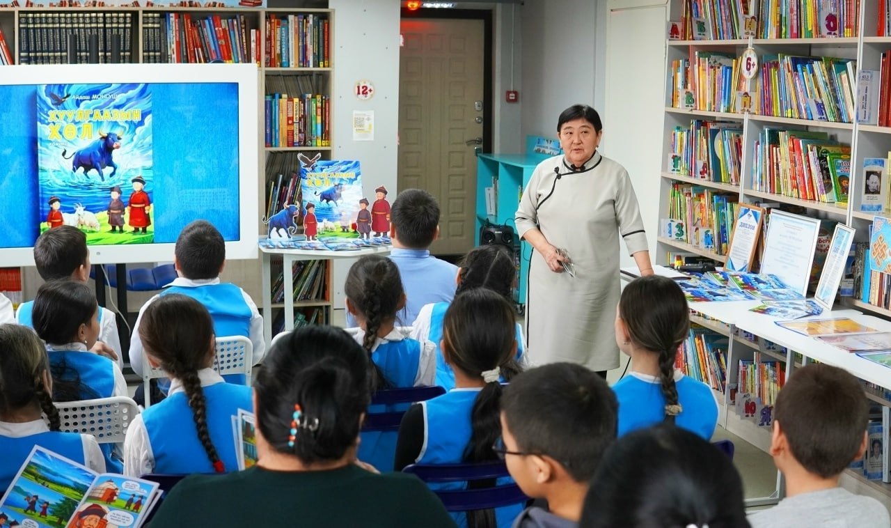 В Сут-Хольском районе представили уникальный проект «Хуулгаазын хл» В Сут-Хольском районе представили уникальный проект «Хуулгаазын хл»