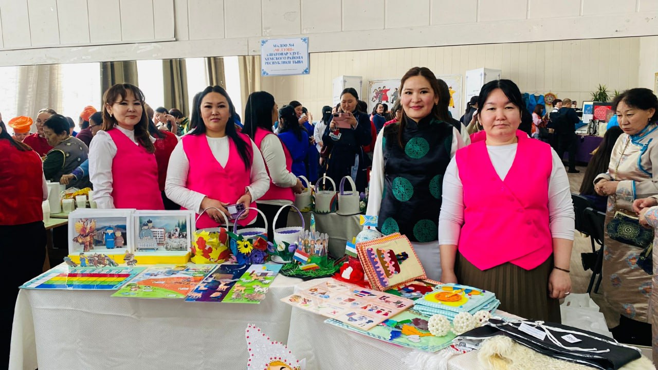 В Туве прошла республиканская конференция «Шаг чаагай, Шагаа чаагай!» по сохранению национальных традиций