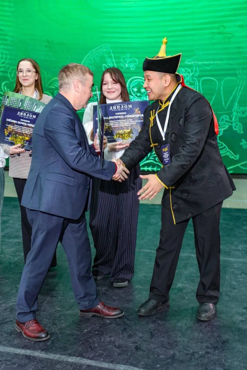 Дозураш Монгуш в числе победителей Международного конкурса «Туристический код моей страны, города, поселка, района — ПРО-туризм» Дозураш Монгуш в числе победителей Международного конкурса «Туристический код моей страны, города, поселка, района — ПРО-туризм»