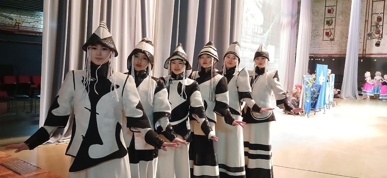 Театр моды из Тувы завоевал Гран-при международного конкурса в Новосибирске Театр моды из Тувы завоевал Гран-при международного конкурса в Новосибирске