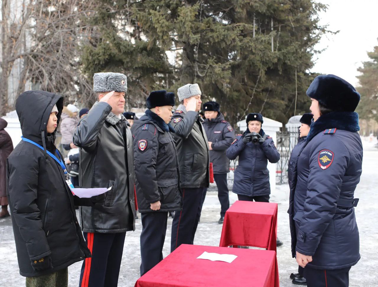 В МВД по Республике Тыва состоялось торжественное мероприятие, посвященное 104-годовщине со дня образования ведомства и приведения к Присяге молодых сотрудников В МВД по Республике Тыва состоялось торжественное мероприятие, посвященное 104-годовщине со дня образования ведомства и приведения к Присяге молодых сотрудников