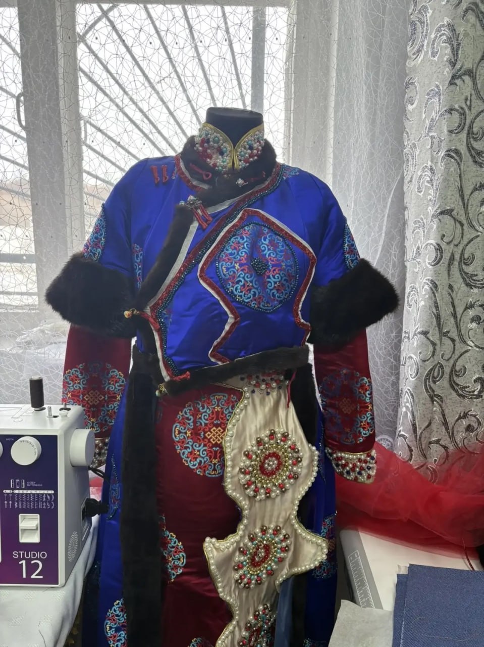 Многодетная мать из Тувы открыла швейное ателье благодаря господдержке Многодетная мать из Тувы открыла швейное ателье благодаря господдержке