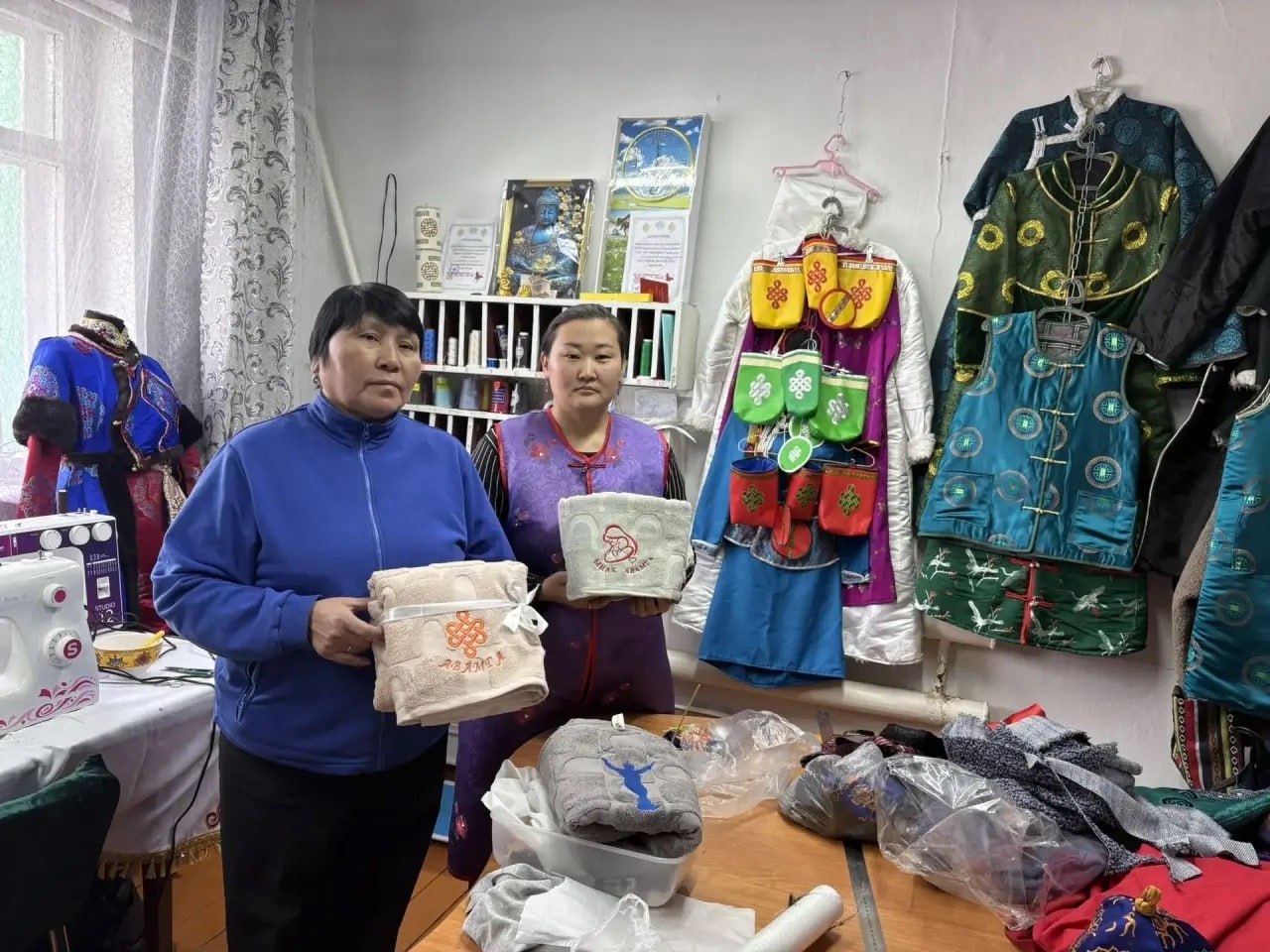 Многодетная мать из Тувы открыла швейное ателье благодаря господдержке Многодетная мать из Тувы открыла швейное ателье благодаря господдержке
