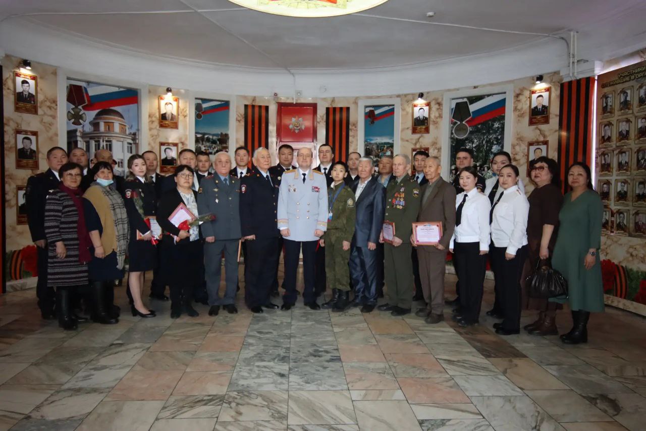 В МВД по Республике Тыва состоялось торжественное мероприятие, посвященное 104-годовщине со дня образования ведомства и приведения к Присяге молодых сотрудников В МВД по Республике Тыва состоялось торжественное мероприятие, посвященное 104-годовщине со дня образования ведомства и приведения к Присяге молодых сотрудников