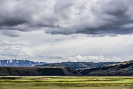 Глава Тувы прямо сейчас выступает с отчетом о результатах деятельности Правительства региона за 2025 год и о приоритетах на текущий год