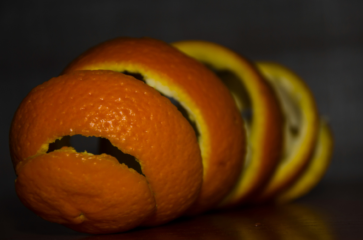 Как использовать апельсиновые корки на даче: неожиданные преимущества