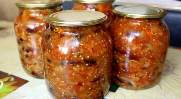 Салат на зиму: уникальное сочетание баклажанов и фасоли