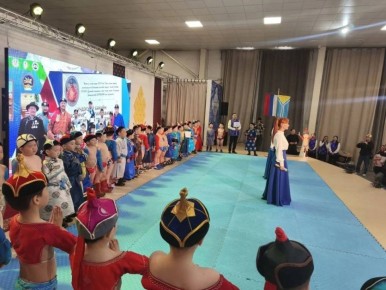 В Кызыле прошли зональные соревнования по борьбе хуреш среди воспитанников детских садов