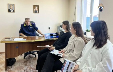 Руководитель следственного управления провел выездной личный прием граждан в селе Хандагайты Овюрского района