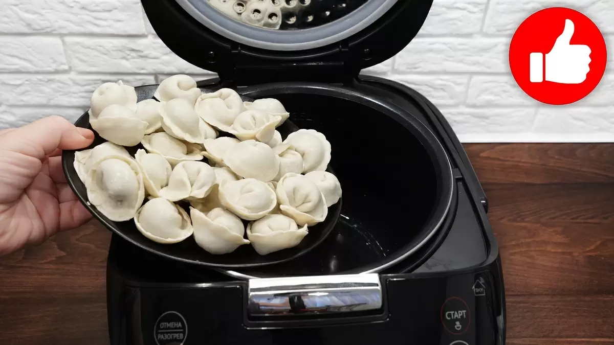 Пельмени в омлете: идеальный завтрак в мультиварке