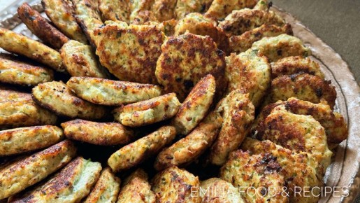 Нежные куриные оладьи с кабачками: просто, быстро и очень вкусно!