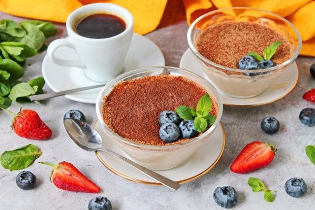 Ленивая овсянка с творогом в стиле тирамису: простой и вкусный завтрак