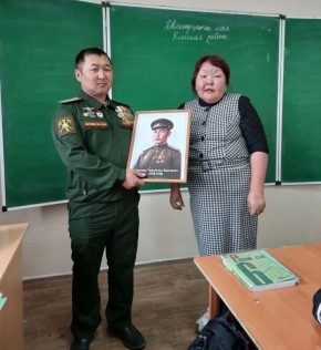 Совет Эвилелини Маадырны уйнуу лицейжилер-биле ужурашкан