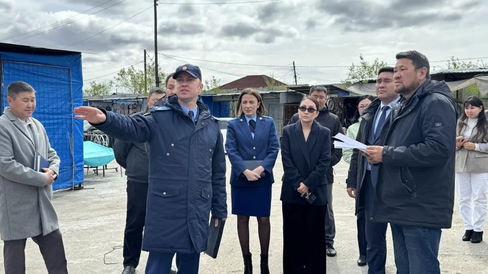 И.о. прокурора республики Владимир Большунов совместно с уполномоченными органами проинспектировал ход строительства и обустройство новой торговой площадки И.о. прокурора республики Владимир Большунов совместно с уполномоченными органами проинспектировал ход строительства и обустройство новой торговой площадки