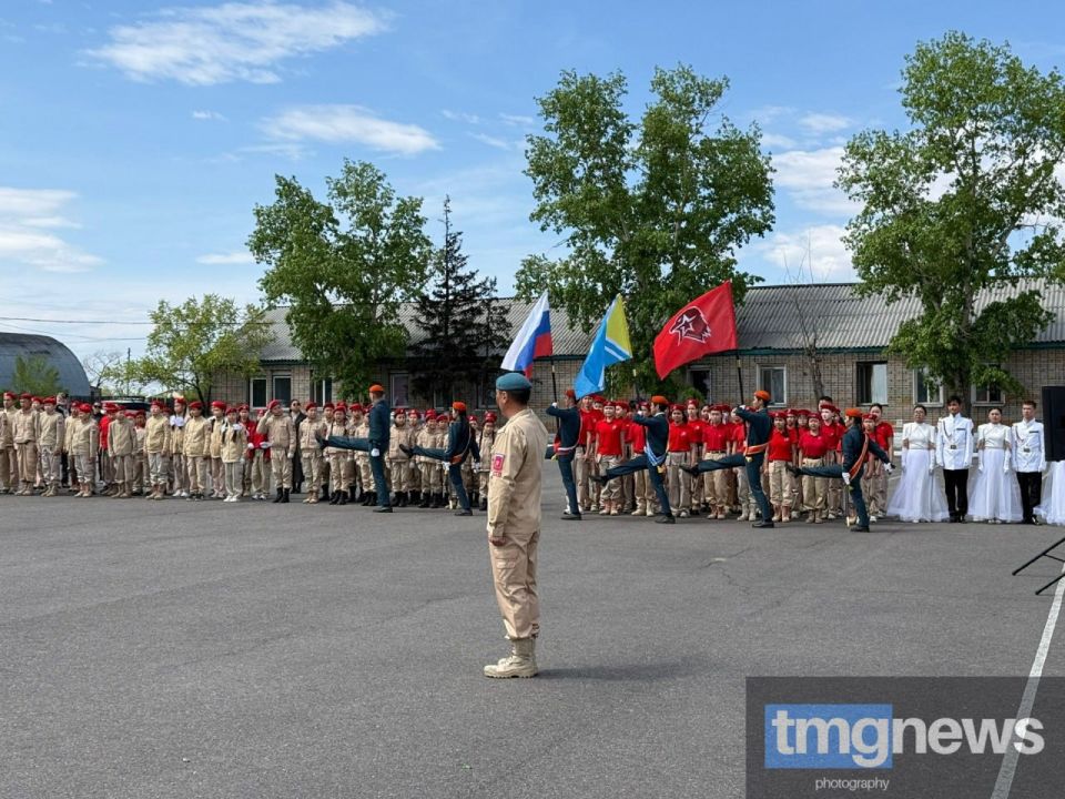 В Туве отметили 10-летие движения «Юнармия»: награждение школ и посвящение новых юнармейцев В Туве отметили 10-летие движения «Юнармия»: награждение школ и посвящение новых юнармейцев