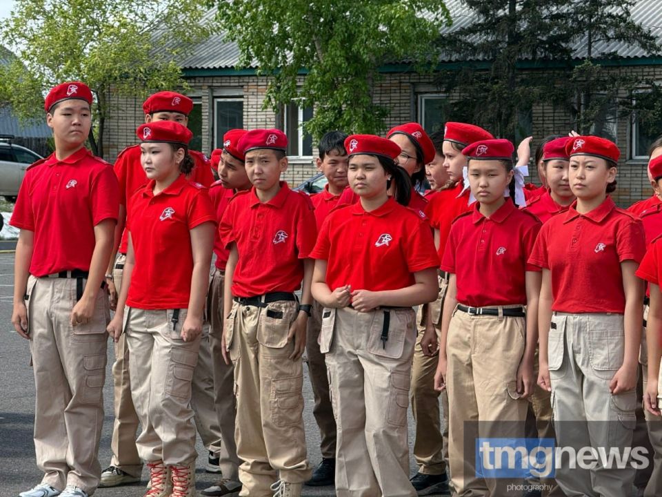 В Туве отметили 10-летие движения «Юнармия»: награждение школ и посвящение новых юнармейцев