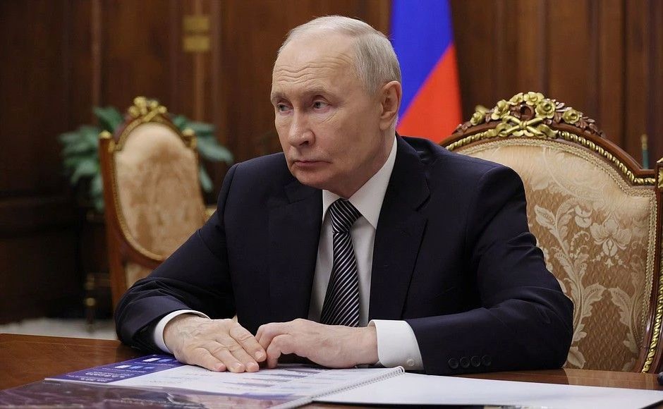 Владислав Ховалыг на личной встрече с Владимиром Путиным доложил Президенту России о социальноэкономическом развитии Тувы Владислав Ховалыг на личной встрече с Владимиром Путиным доложил Президенту России о социальноэкономическом развитии Тувы