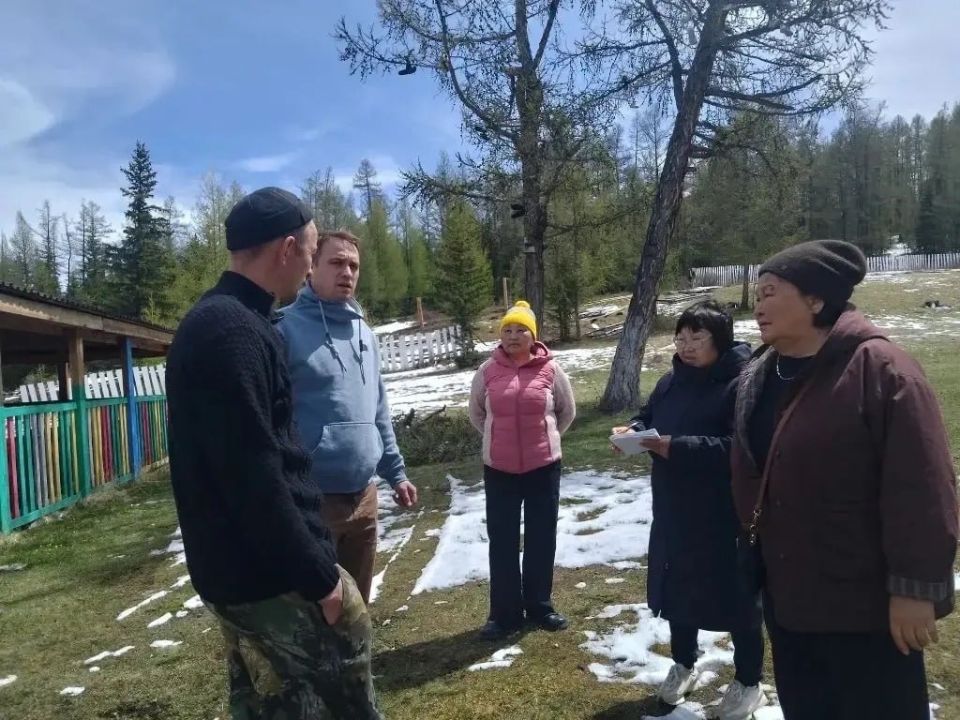 В Туве начались выездные проверки детских лагерей В Туве начались выездные проверки детских лагерей
