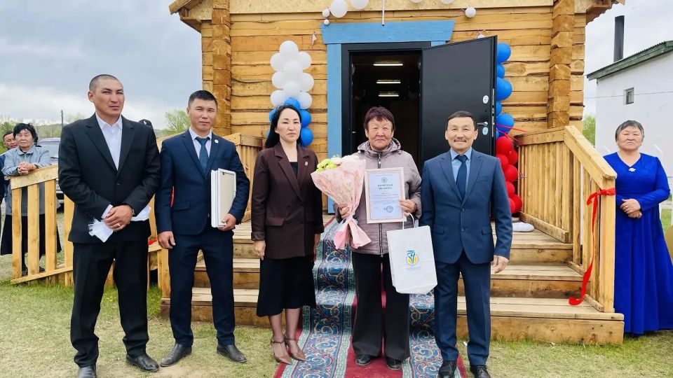 В селе Аянгаты открылся малый спортзал «Гнездо орлят» В селе Аянгаты открылся малый спортзал «Гнездо орлят»