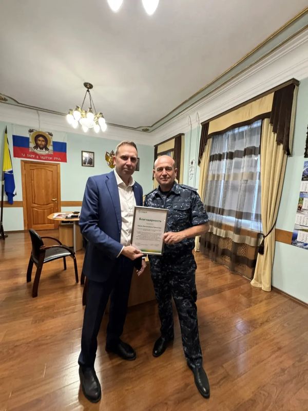 Министр внутренних дел по Республике Тыва Юрий Завьялов обсудил с председателем Сибирского банка ПАО Сбербанк Дмитрием Солнцевым вопросы профилактики мошенничеств и поддержки детского спорта Министр внутренних дел по Республике Тыва Юрий Завьялов обсудил с председателем Сибирского банка ПАО Сбербанк Дмитрием Солнцевым вопросы профилактики мошенничеств и поддержки детского спорта