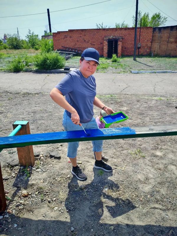 Сотрудники ЦКС МВД по Республике Тыва своими силами благоустроили территорию центра Сотрудники ЦКС МВД по Республике Тыва своими силами благоустроили территорию центра