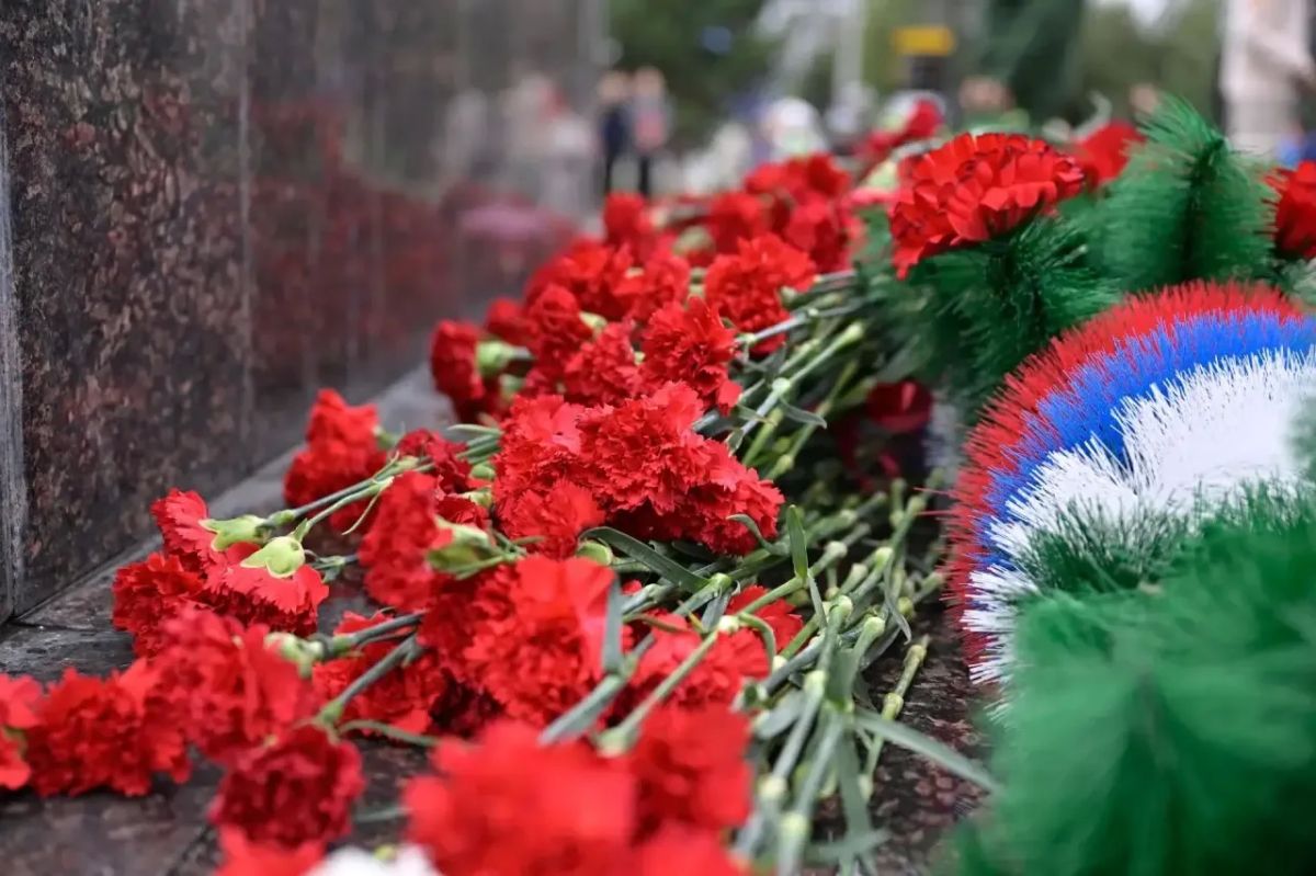 Владислав Ховалыг: Сегодня в республике отмечают не только начало учебного года, но и День исторической памяти и чести тувинских добровольцев Владислав Ховалыг: Сегодня в республике отмечают не только начало учебного года, но и День исторической памяти и чести тувинских добровольцев