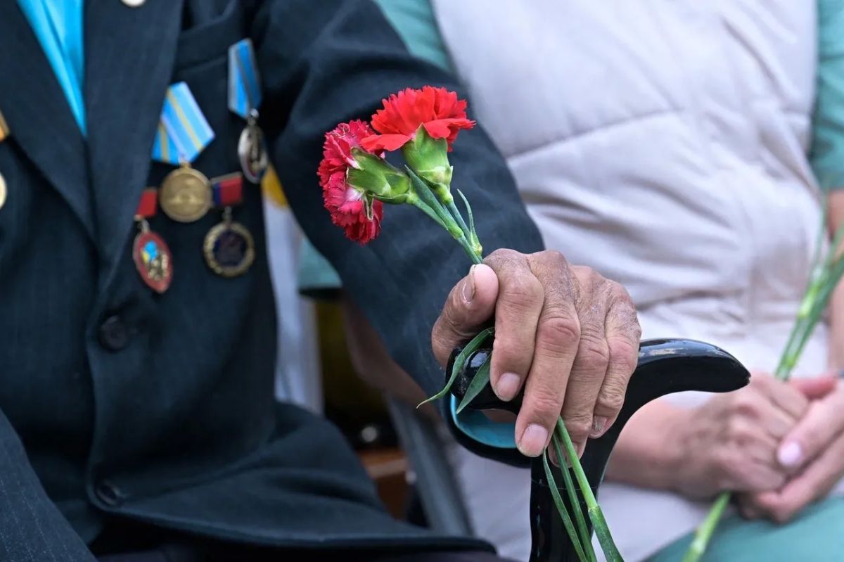 Владислав Ховалыг: Сегодня в республике отмечают не только начало учебного года, но и День исторической памяти и чести тувинских добровольцев Владислав Ховалыг: Сегодня в республике отмечают не только начало учебного года, но и День исторической памяти и чести тувинских добровольцев