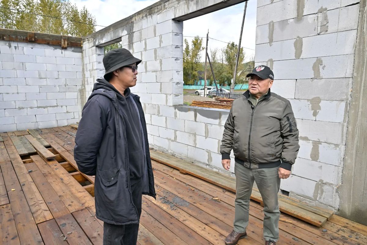 Владислав Ховалыг проверил ход строительства дома культуры в селе Сайлыг Чеди-Хольского района Владислав Ховалыг проверил ход строительства дома культуры в селе Сайлыг Чеди-Хольского района