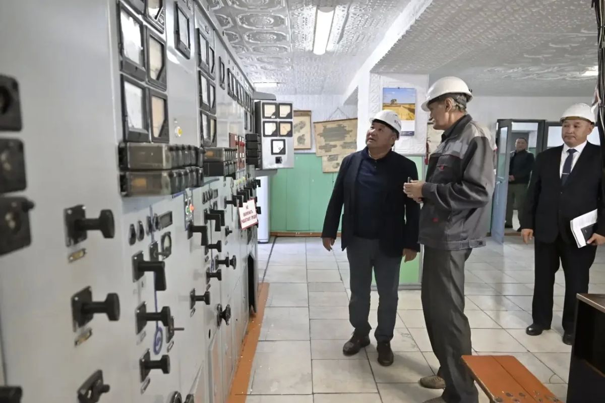 Владислав Ховалыг: Проинспектировал котельную Ак-Довурака - готовность к предстоящей зиме высокая Владислав Ховалыг: Проинспектировал котельную Ак-Довурака - готовность к предстоящей зиме высокая