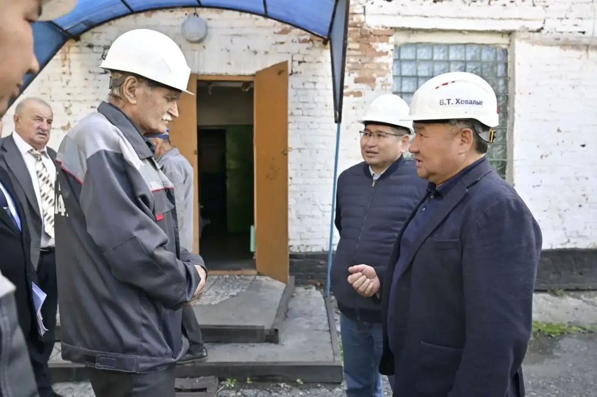 Владислав Ховалыг: Проинспектировал котельную Ак-Довурака - готовность к предстоящей зиме высокая Владислав Ховалыг: Проинспектировал котельную Ак-Довурака - готовность к предстоящей зиме высокая