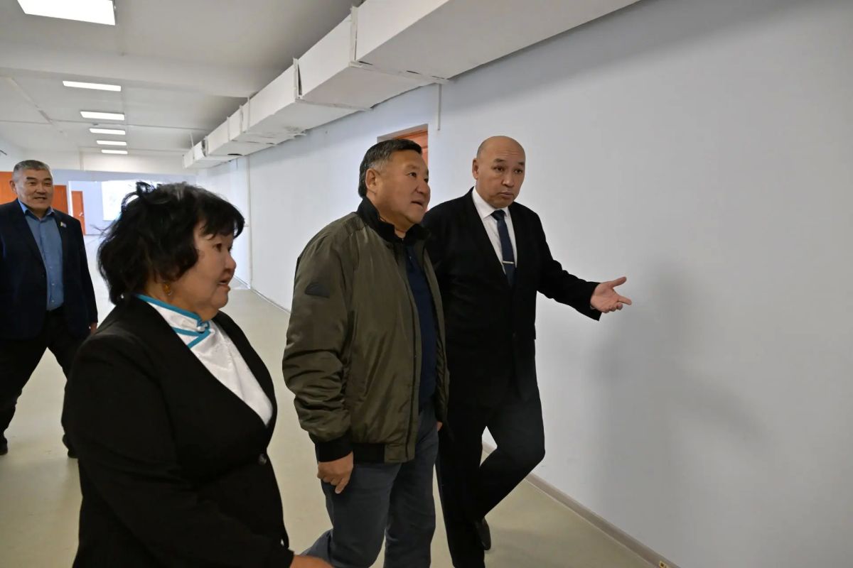 По поручению Владислава Ховалыга в школе №2 г. Ак-Довурака будет построен новый спортивный зал По поручению Владислава Ховалыга в школе №2 г. Ак-Довурака будет построен новый спортивный зал