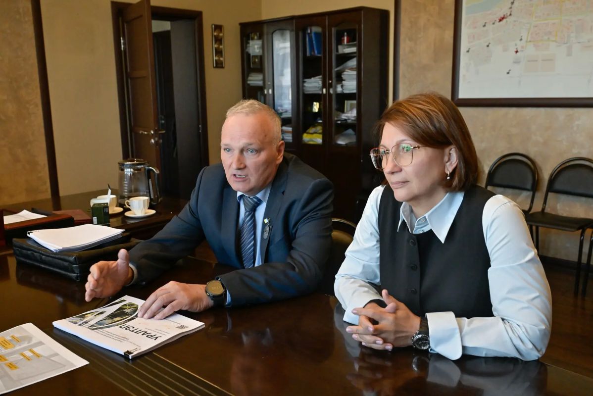 Владислав Ховалыг: Посетил Кызылскую ТЭЦ. Заслушал доклад руководства о готовности предприятия к осенне-зимнему периоду Владислав Ховалыг: Посетил Кызылскую ТЭЦ. Заслушал доклад руководства о готовности предприятия к осенне-зимнему периоду
