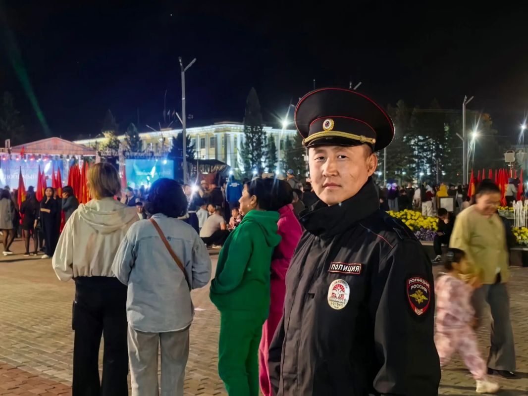 В Кызыле отпраздновали День города: полиция Тувы обеспечила безопасность массовых гуляний В Кызыле отпраздновали День города: полиция Тувы обеспечила безопасность массовых гуляний