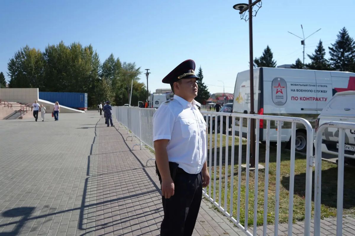 В Кызыле отпраздновали День города: полиция Тувы обеспечила безопасность массовых гуляний В Кызыле отпраздновали День города: полиция Тувы обеспечила безопасность массовых гуляний