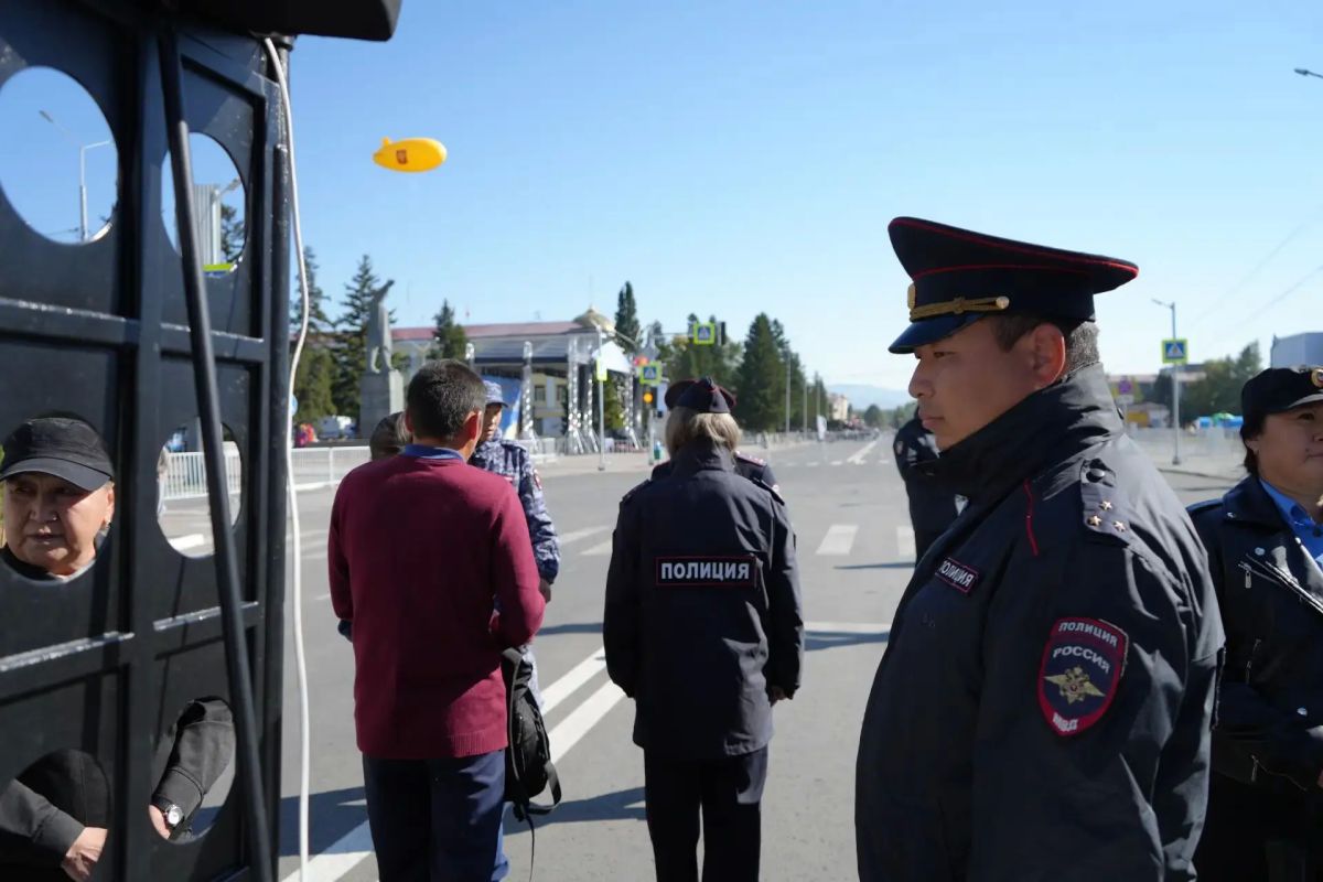 В Кызыле отпраздновали День города: полиция Тувы обеспечила безопасность массовых гуляний В Кызыле отпраздновали День города: полиция Тувы обеспечила безопасность массовых гуляний