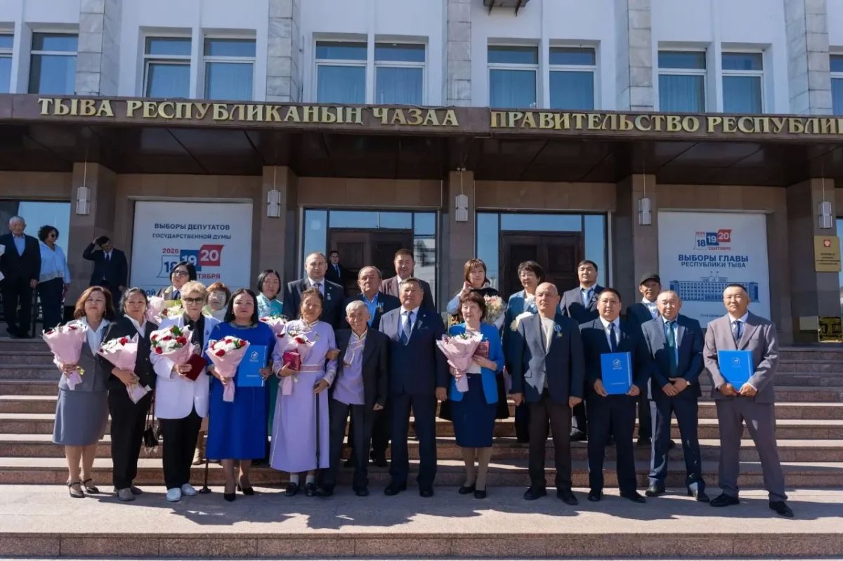 «Служила, служу и надеюсь ещё послужу»: Людмила Волошина — Заслуженный работник культуры РФ «Служила, служу и надеюсь ещё послужу»: Людмила Волошина — Заслуженный работник культуры РФ