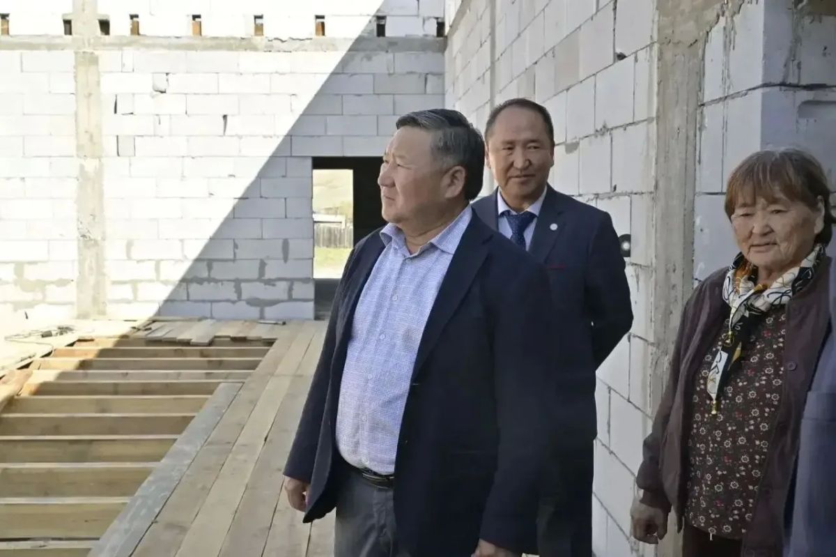 Глава Тувы Владислав Ховалыг определил дальнейшие шаги по развитию социальной инфраструктуры Улуг-Хемского района Глава Тувы Владислав Ховалыг определил дальнейшие шаги по развитию социальной инфраструктуры Улуг-Хемского района