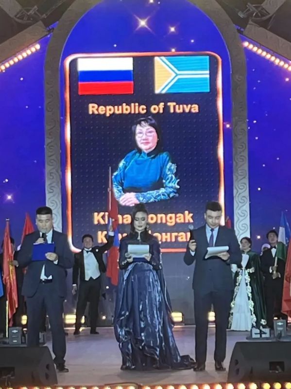 Директор Театра танца и костюма «Эдегей» Кима Донгак была приглашена в состав международного жюри конкурса дизайнеров «Urban Nomad» Директор Театра танца и костюма «Эдегей» Кима Донгак была приглашена в состав международного жюри конкурса дизайнеров «Urban Nomad»