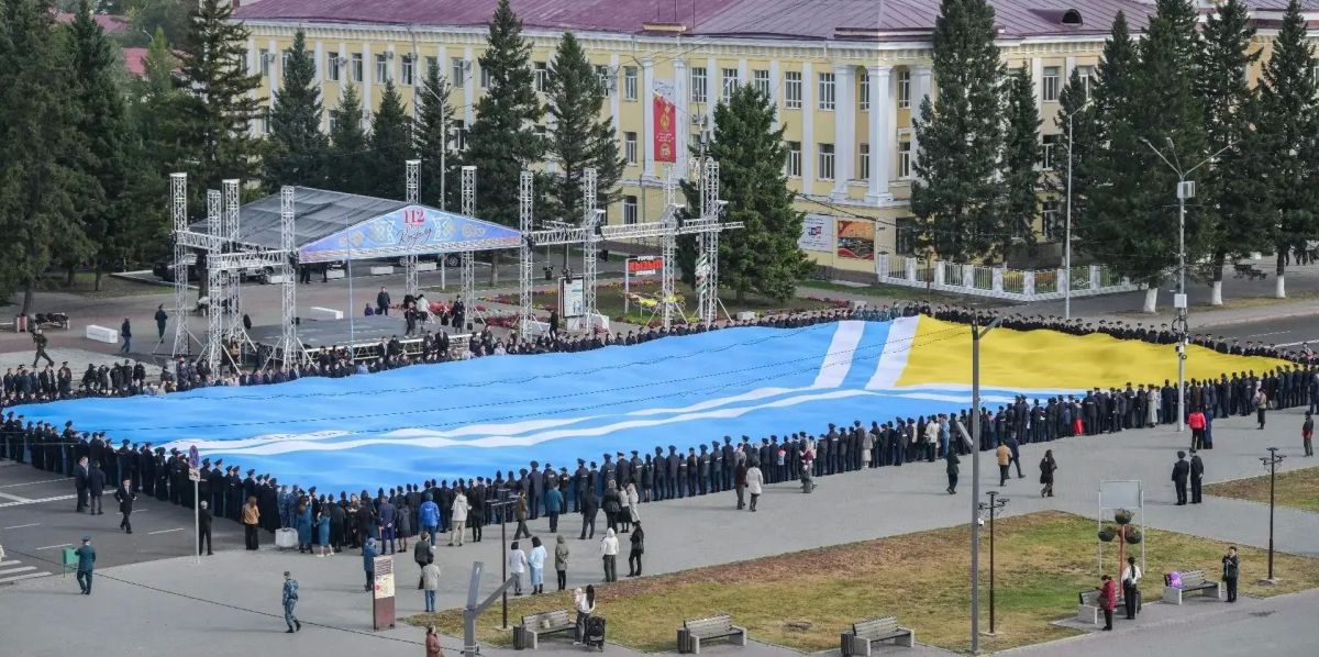 В Кызыле отметили День государственного флага Республики Тыва В Кызыле отметили День государственного флага Республики Тыва