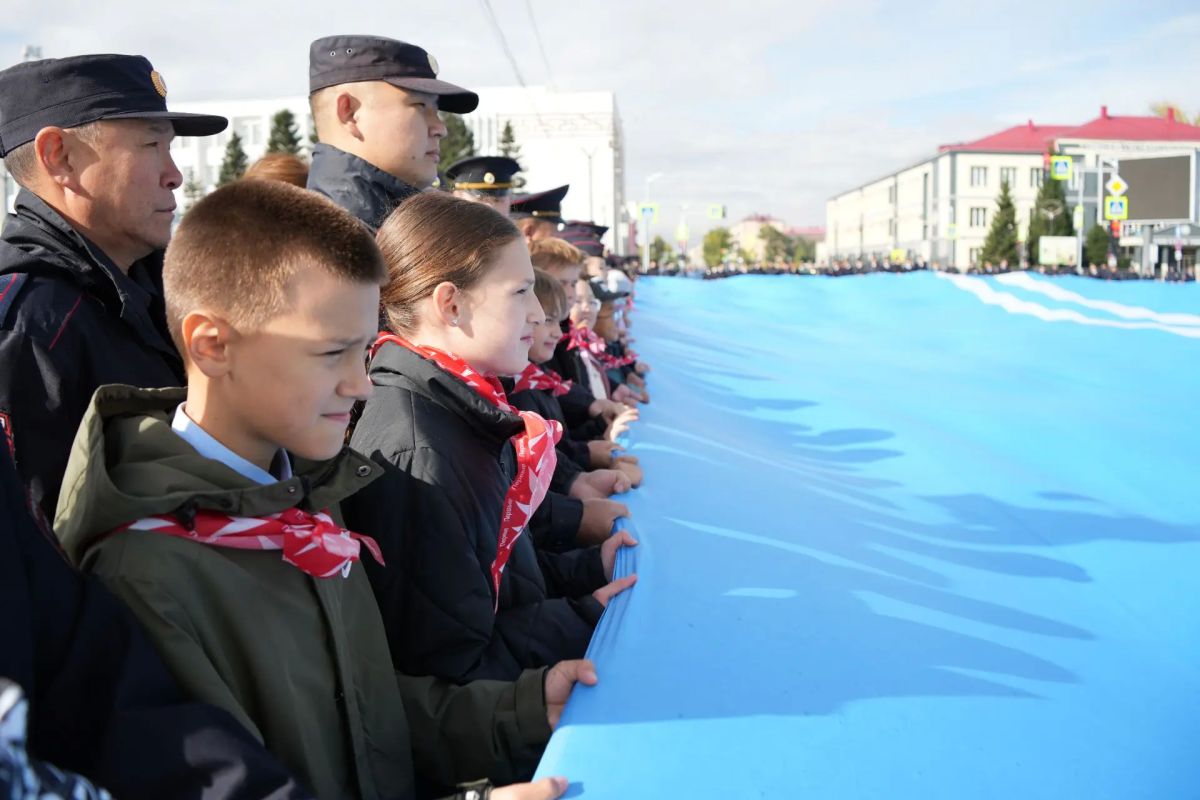 В Кызыле отметили День государственного флага Республики Тыва В Кызыле отметили День государственного флага Республики Тыва