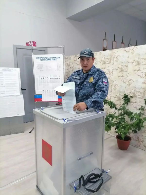 Коллектив УФССП России по Республике Тыва - на избирательных участках Коллектив УФССП России по Республике Тыва - на избирательных участках