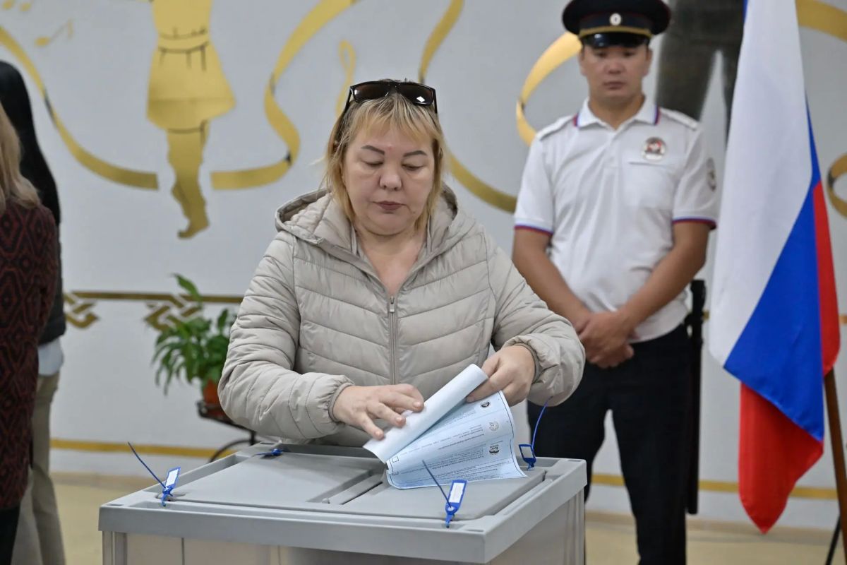 Владислав Ховалыг принял участие в едином дне голосования Владислав Ховалыг принял участие в едином дне голосования