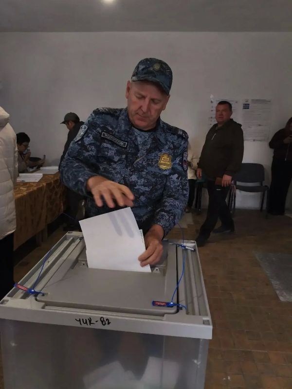 Коллектив УФССП России по Республике Тыва - на избирательных участках Коллектив УФССП России по Республике Тыва - на избирательных участках