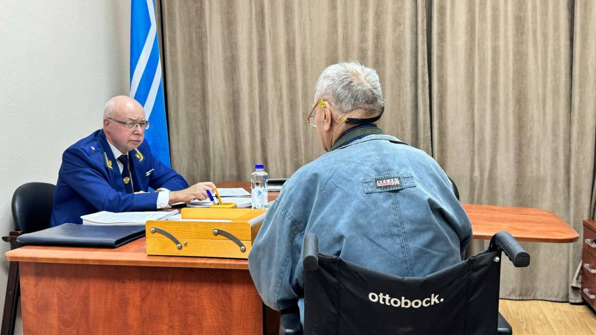 Прокурор республики Ботвинкин Евгений Борисович провел личный прием граждан в Приемной Президента Российской Федерации в Республике Тыва Прокурор республики Ботвинкин Евгений Борисович провел личный прием граждан в Приемной Президента Российской Федерации в Республике Тыва